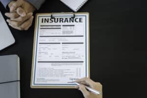 ETF et assurance-vie : représentation graphique d'investissements financiers diversifiés